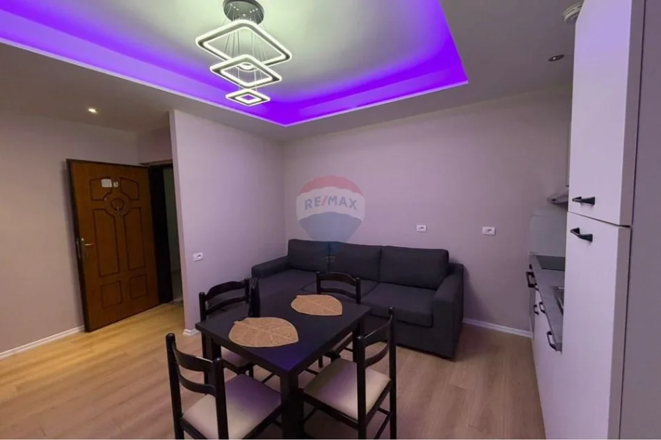 Tirane, jepet me qera apartament 2+1 Kati 1, 70 m² 700 € (Vila Gold)