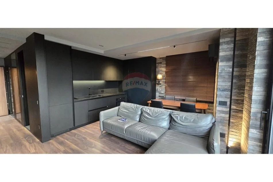 Tirane, jepet me qera apartament 2+1+Ballkon , 120 m² 1.000 € 