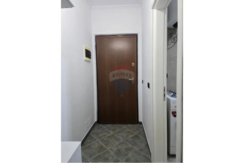 Tirane, jepet me qera apartament 1+1 Kati 7, 70 m² 600 € 
