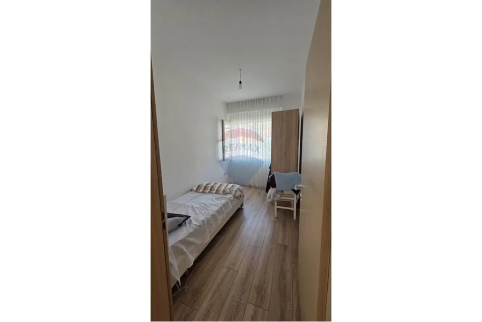 Tirane, jepet me qera apartament 2+1+Ballkon , 100 m² 700 € 
