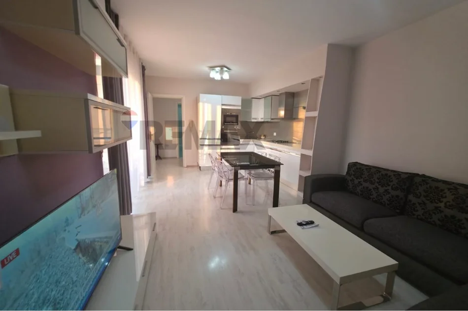 Shqiperi, jepet me qera apartament 1+1 , 75 m² 550 € (bulevardi bajram curri)