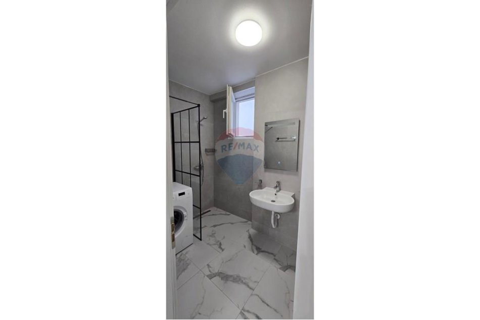 Tirane, jepet me qera apartament 2+1+Ballkon Kati 2, 81 m² (Hamdi Sina)