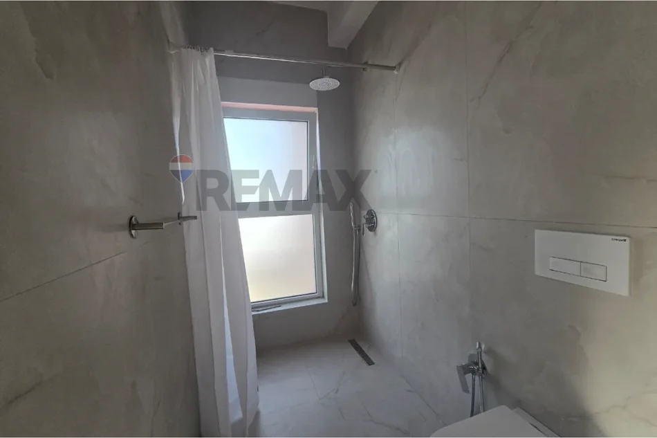 Tirane, jepet me qera apartament 2+1 , (Kompleksi Mangalem)