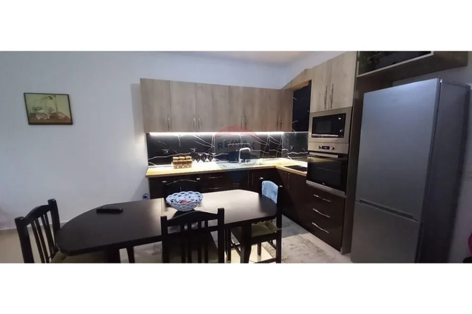 Tirane, jepet me qera apartament 2+1 Kati 2, 110 m² 450 € (linze,Tirane)