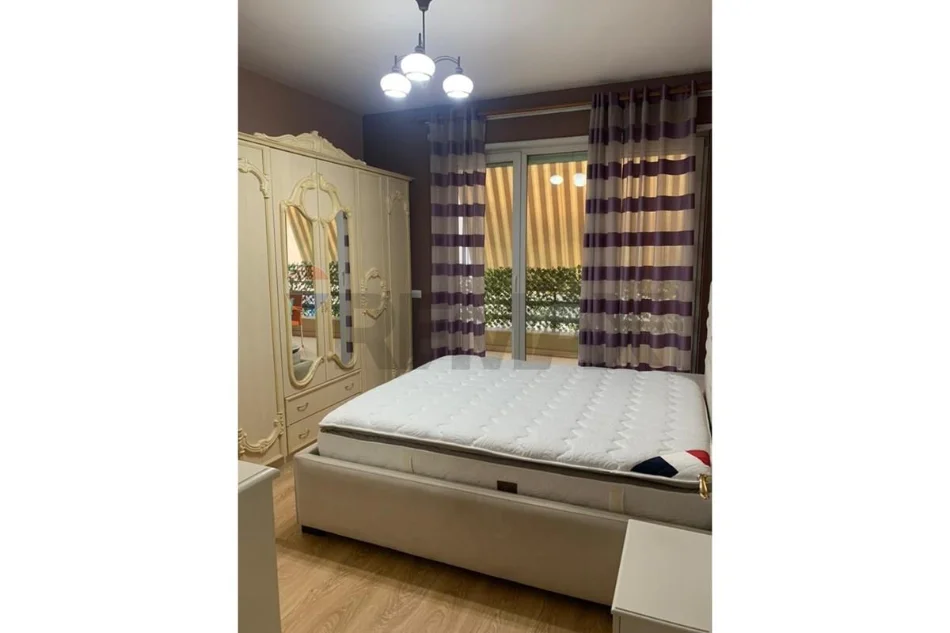 Tirane, jepet me qera apartament 1+1+Ballkon Kati 1, 80 m² 550 € (Eduart Mano)