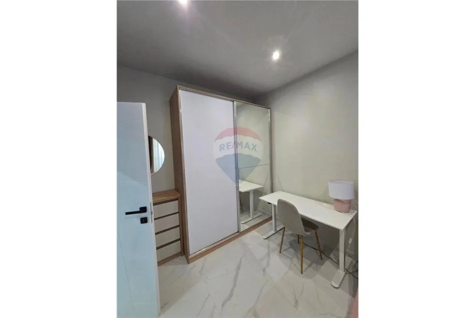 Vlore - Lungomare, jepet me qera apartament 1+1 Kati 2, 70 m² 450 € 