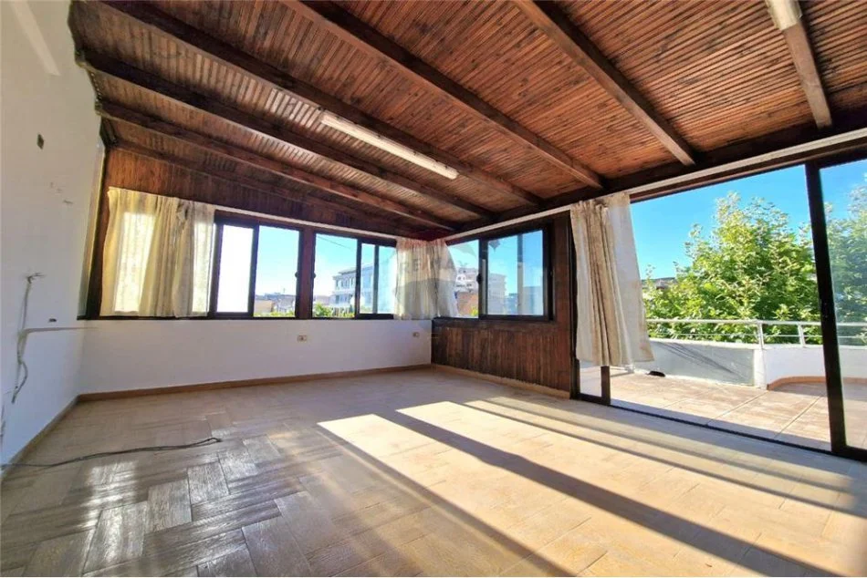 Vlore, shitet apartament 2+1 , 150 m² 150.000 € (Veledin Kollozi Vlorë, Vlorë)