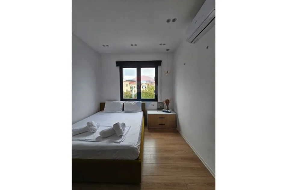 Tirane, shitet apartament 1+1 , 179.000 € 