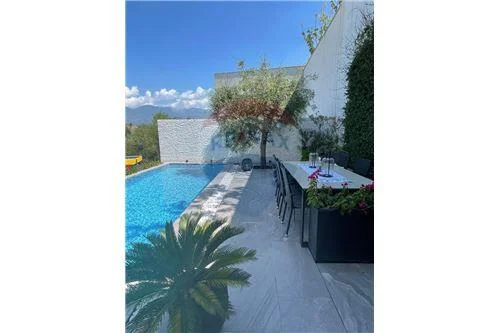 Tirane, jepet me qera apartament duplex Dublex , 100 m² 2.500 € (Kodra e Diellit, Shqipëri)