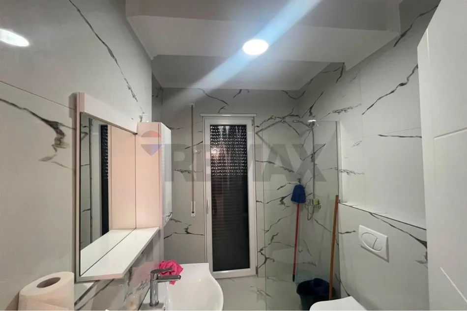 Tirane, jepet me qera apartament 2+1 , 99 m² 600 € (Bulevardi Kashar,)
