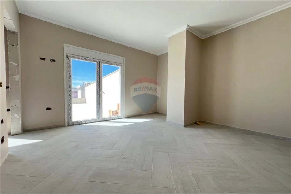 Vlore, shitet apartament+verande | Penthouse 2+1 , 147.600 € 
