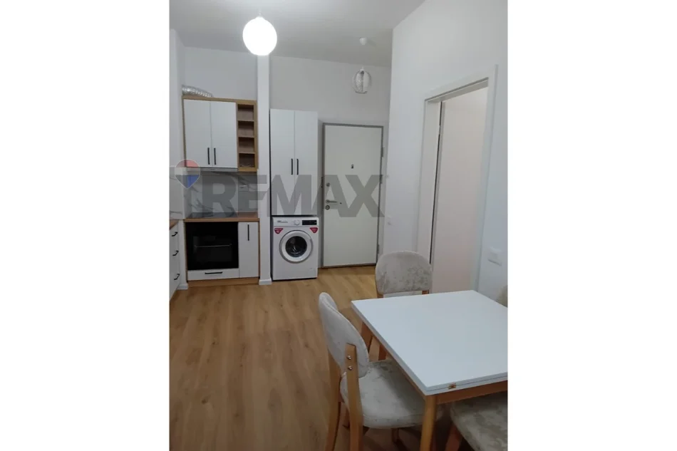 Tirane, jepet me qera apartament 1+1 Kati 7, (Ali Demi)