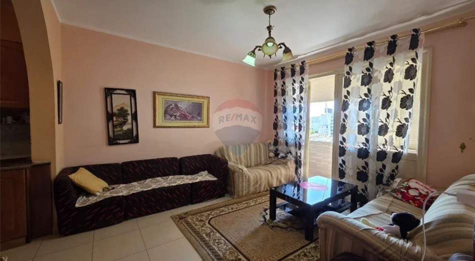 Vlore, shitet apartament 2+1 Kati 5, 90 m² 90.000 € (Rruga Ali Demi, Vlorë)