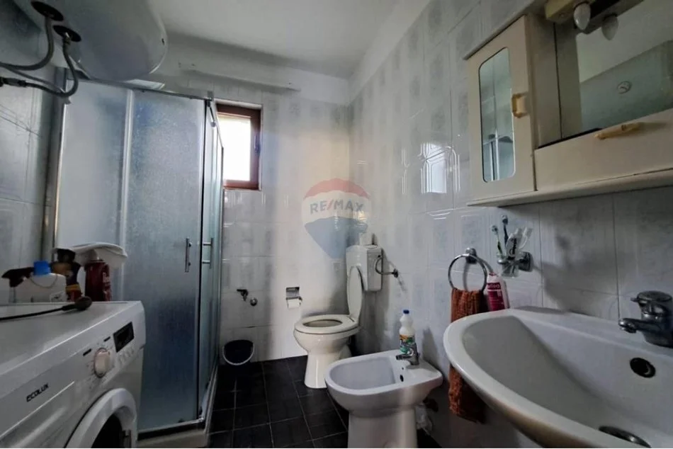 Vlore, shitet shtepi 4+1 Kati 0, 120 m² 140.000 € (Lagjja Karabash, Vlorë)