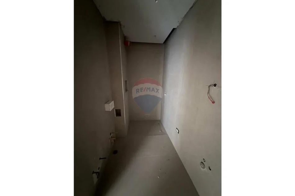 Tirane, shitet apartament 2+1+Ballkon , 104 m² 230.000 € 