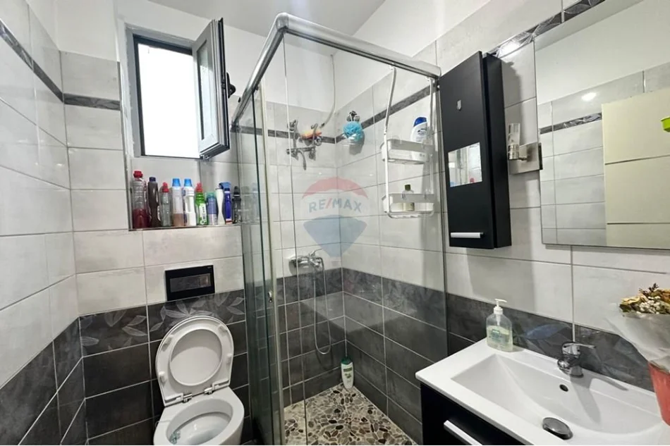 Tirane, shitet apartament , 70 m² 165.000 €