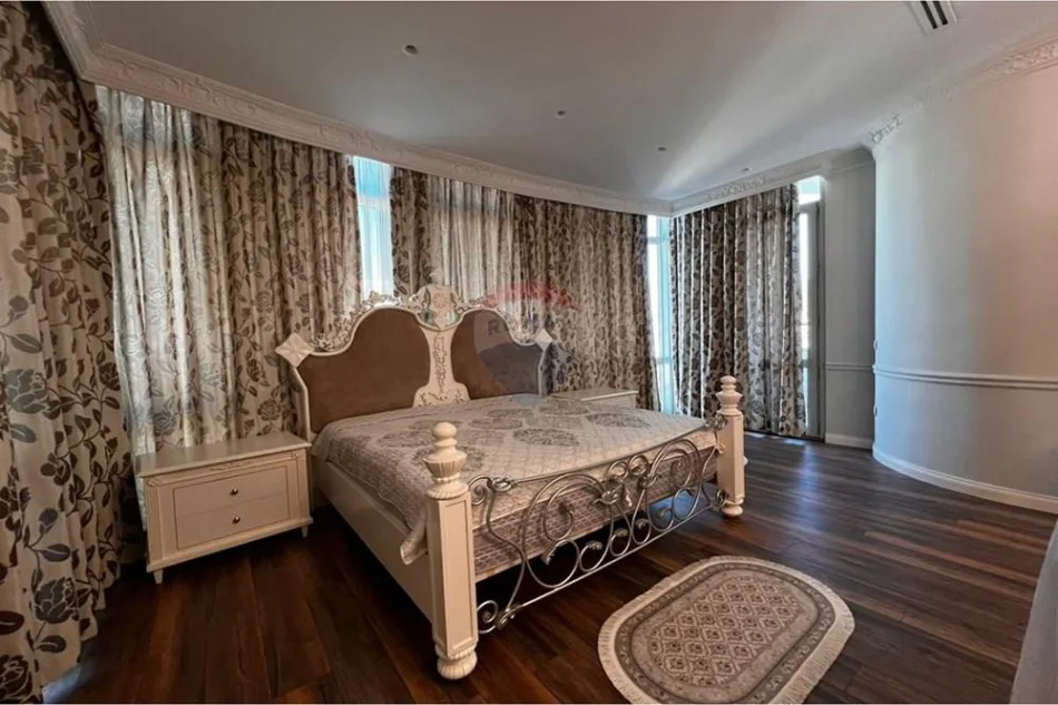 Tirane, shitet apartament 3+1+Ballkon , 325 m² 976.000 € (rruga dibres)