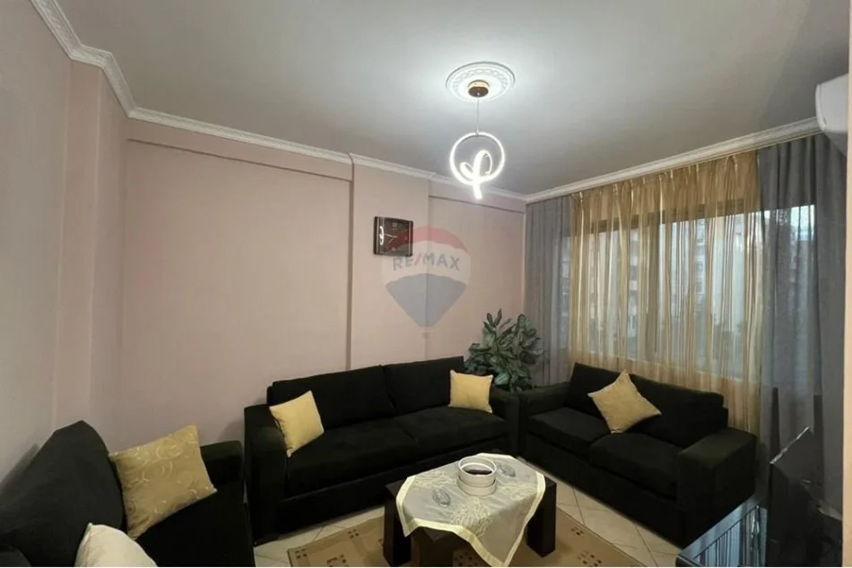 Tirane, jepet me qera apartament 1+1+Ballkon , 55 m² 450 € (Astir)