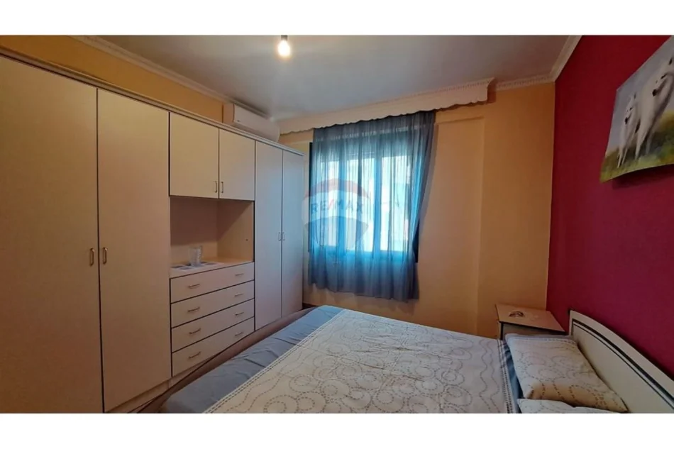 Vlore - Lungomare, jepet me qera apartament 2+1+Ballkon Kati 6, 105 m² 600 € (Rruga Cameria, Lungomare, Vlore)