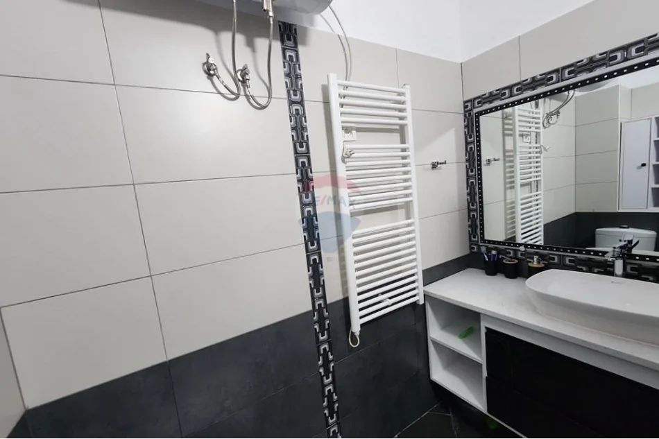 Tirane, jepet me qera apartament , 95 m² 651 € 