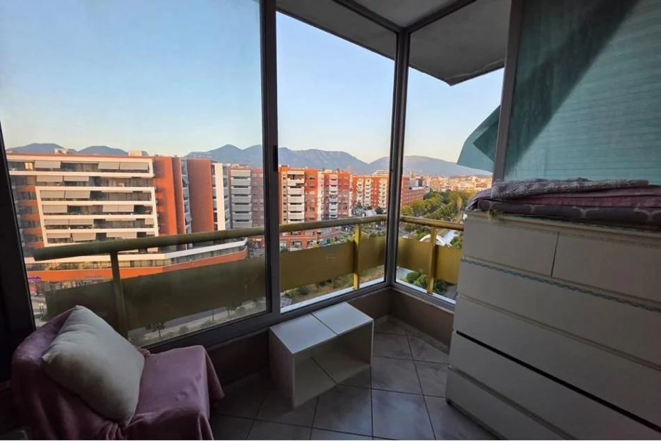 Tirane, jepet me qera apartament 2+1 Kati 8, 95 m² 1.000 € (Rruga e Kavajës,)