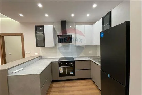 Tirane, jepet me qera apartament 2+1 Kati 2, 108 m² 800 € (Rruga e Dibres Farmacia 10)