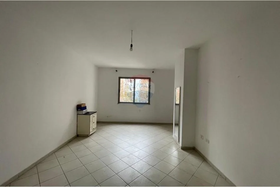 Tirane, shitet apartament 2+1 , 85 m² 130.000 € (Yzberisht)