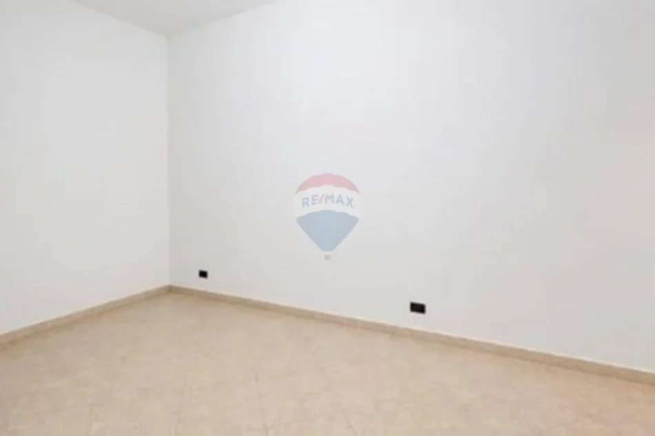 Tirane, shitet zyre , 80 m²