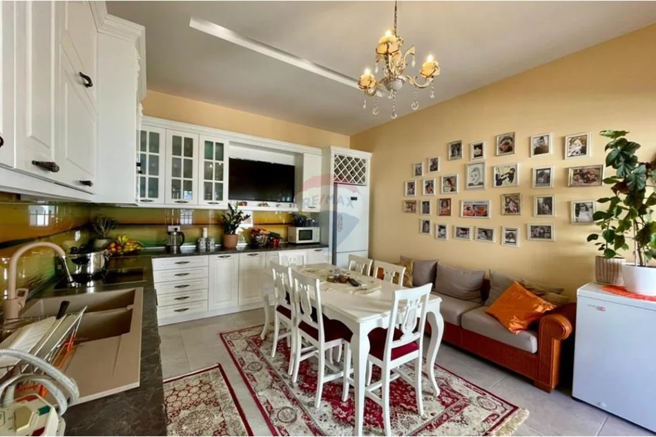 Tirane, shitet apartament , 150 m² 155.000 € 