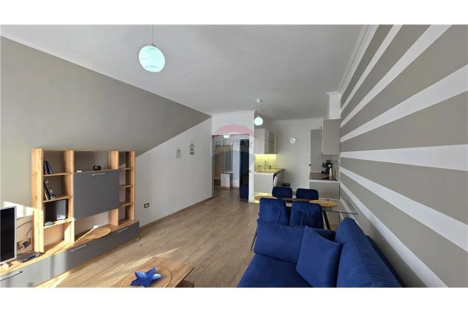 Vlore, shitet apartament 1+1 Kati 5, 74 m² 179.000 € (Rr. Dhimiter Konomi, Lungomare Vlore)