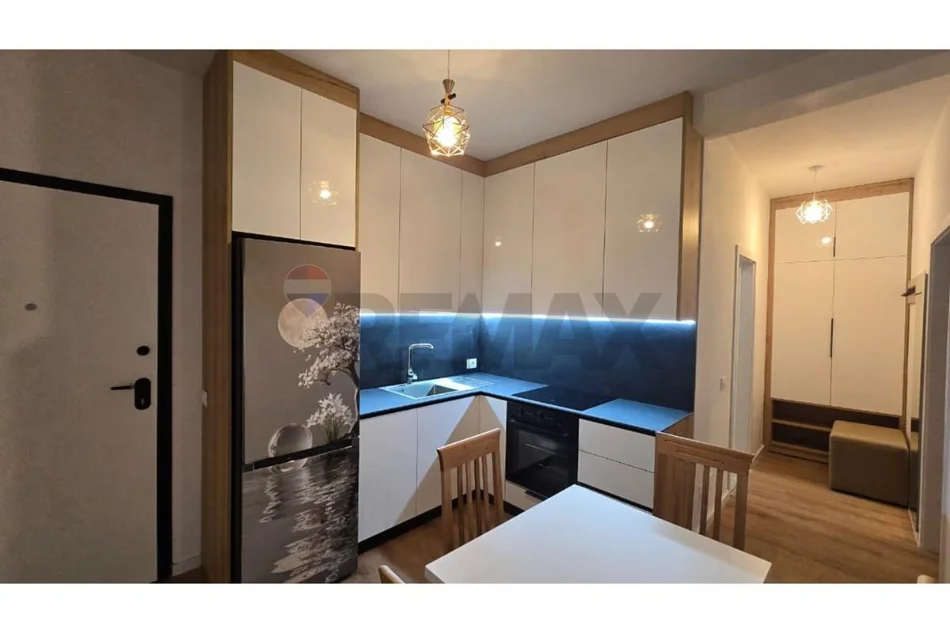 Tirane, jepet me qera apartament 1+1+Ballkon Kati 3, 65 m² 500 € (5 Maj)