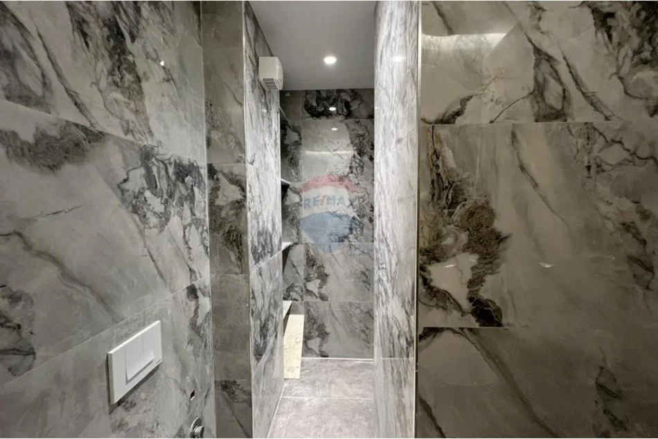 Tirane, jepet me qera apartament 2+1 Kati 3, 65 m² 600 € (Zogu I Zi,)