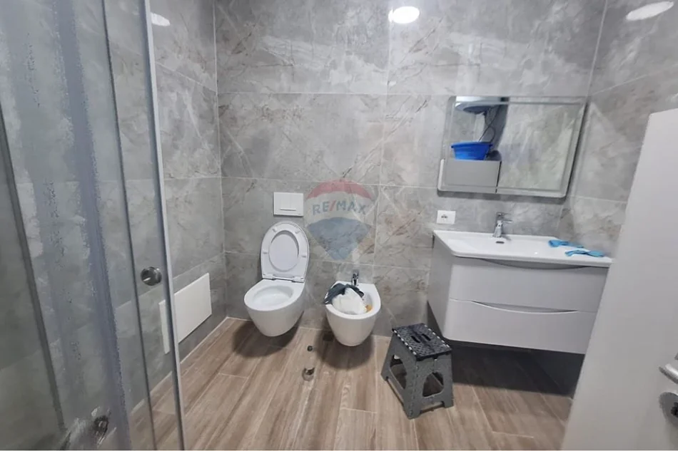 Tirane, jepet me qera apartament , 70 m² 680 € 