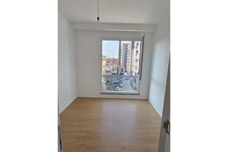 Tirane, jepet me qera apartament 2+1+Ballkon Kati 4, 90 m² 65.000 € (Don Bosko)