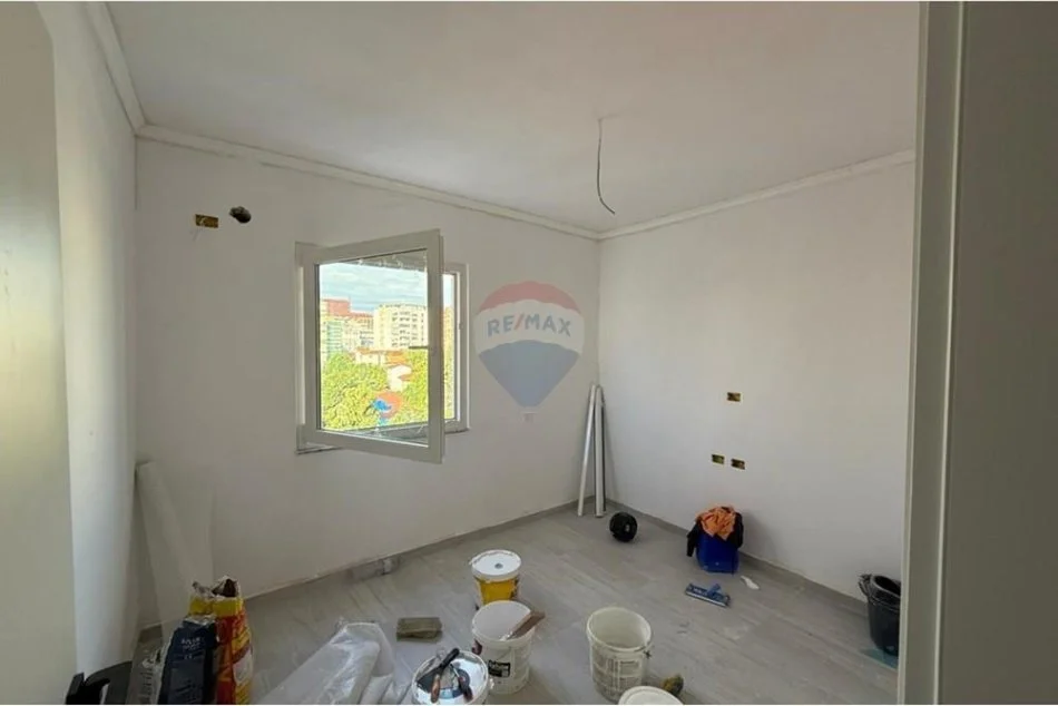 Tirane, jepet me qera apartament 2+1 Kati 5, 70 m² 650 € (Qender, Sheshi Skenderbej)