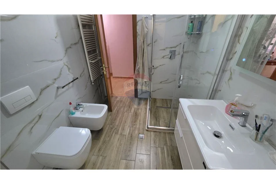Vlore, shitet apartament 2+1 Kati 6, 138 m² 226.000 € (Blv. Ismail Qemali,Skele, Vlore)