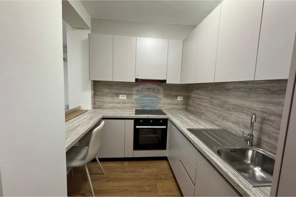 Tirane, jap me qera apartament 1+1 Kati 2, 50 m² 600 € 