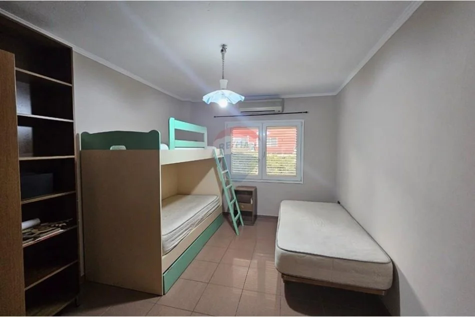 Tirane, jepet me qera apartament 1+1 Kati 2, 90 m² 650 € (Brryli, Tiranë)