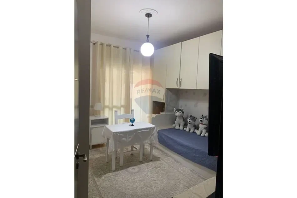 Vlore - Lungomare, shitet apartament 2+1 Kati 2, 130 m² 270.000 € (Rruga Dhimitër Konomi, Vlore)