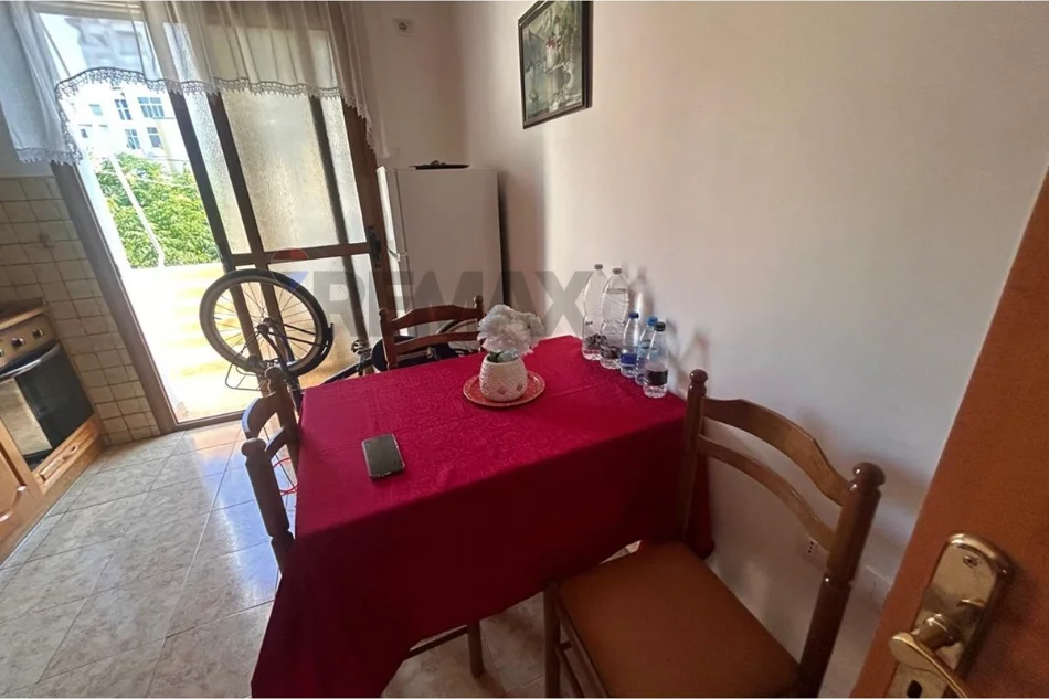 Vlore, shitet apartament 1+1+Ballkon Kati 3, 64 m² 75.000 € (Rruga Mustafa Bello, Kali Trojes, Vlore)