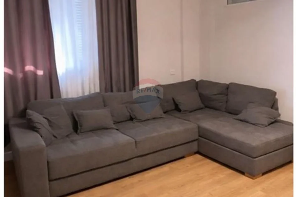 Tirane, jepet me qera apartament , 46 m² 550 € 
