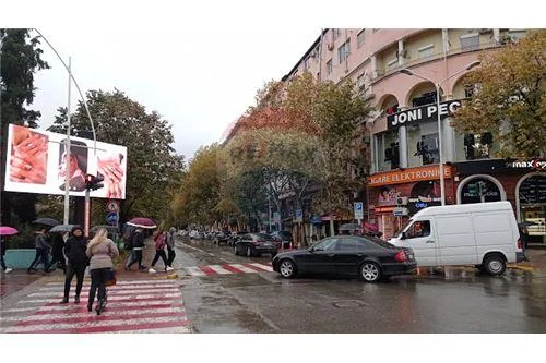 Tirane, shitet dyqan Kati 0, 36 m² 90.000 € (Shallvaret)