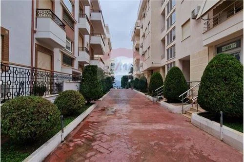 Vlore, shitet apartament 2+1 Kati 0, 185 m² 315,000 € (Apartament luksoz 2+1+verande ne shitje,Vlore)