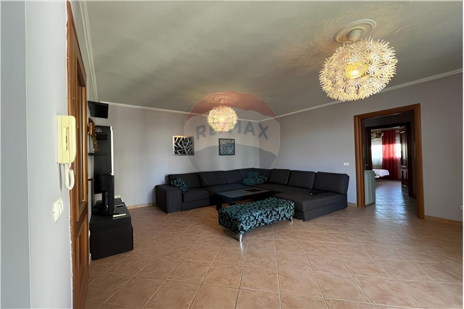 Tirane, jepet me qera apartament 1+1 , 100 m² 700 € (Myslym Shyri)