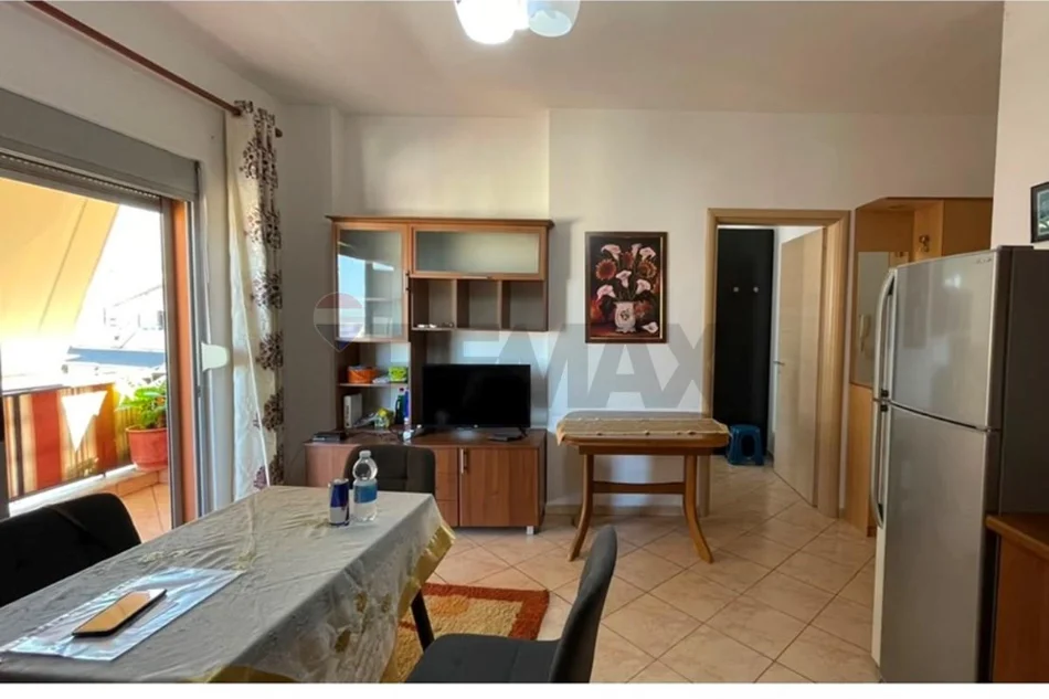 Tirane, jepet me qera apartament 1+1+Ballkon Kati 4, 55 m² 350 € (Sotir Caci)