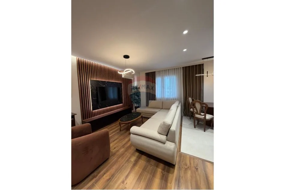 Tirane, shitet apartament , 102 m² 261.701 € 
