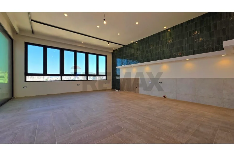 Vlore, shitet apartament+verande | Penthouse 3+1+Ballkon Kati 10, 260 m² 380.000 € (Bishti i Kalldremit, Vlore)