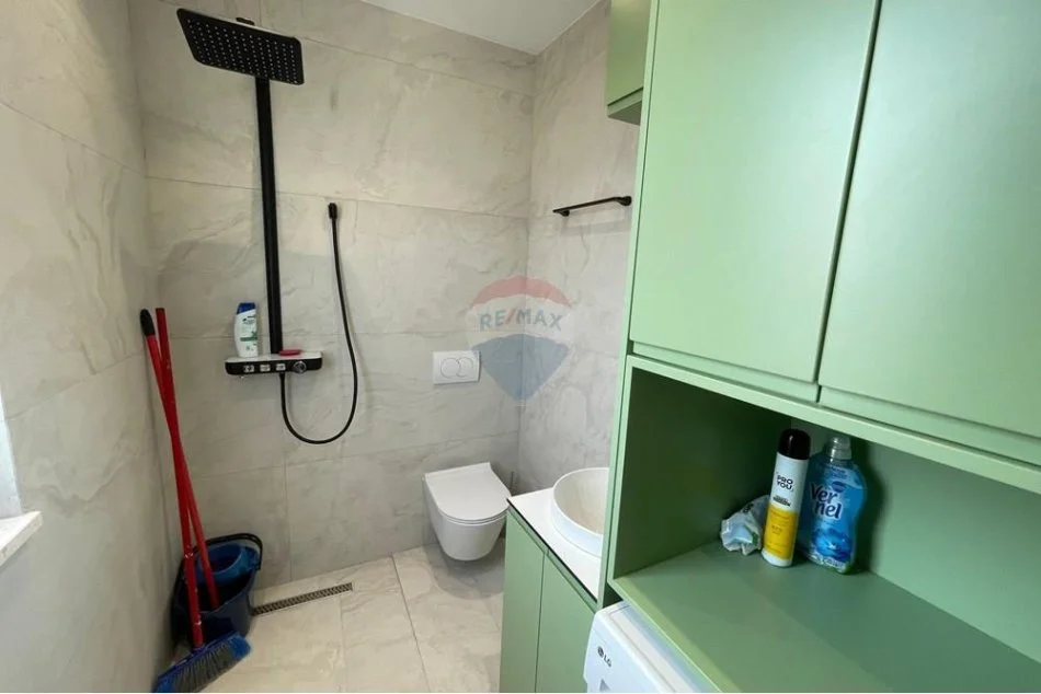 Tirane, jepet me qera apartament 1+1 , 70 m² 650 € 