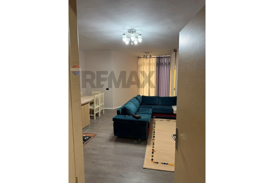 Tirane, shitet apartament , 144 m² 