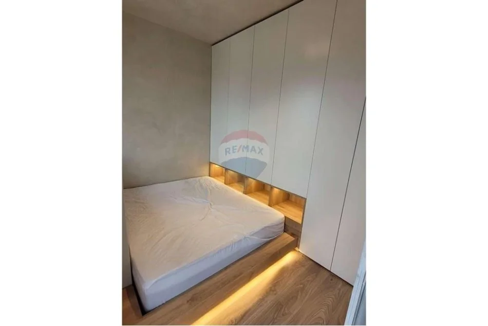 Tirane, jepet me qera apartament 1+1 , 60 m² 600 € (astir)